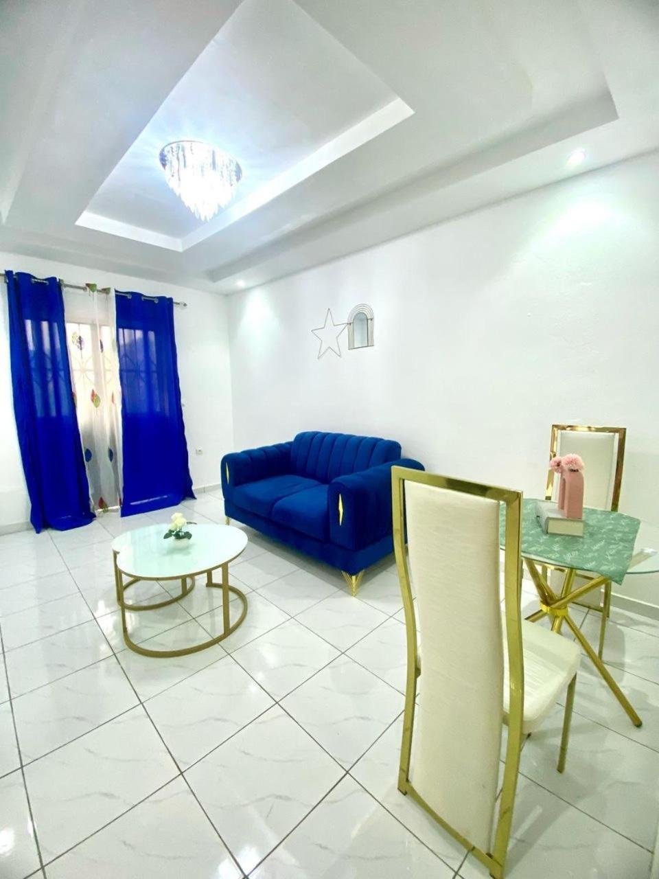 Chez Jo Appartements Meubles Yassa Douala Bagian luar foto